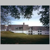 Richard Meier, Clifty Creek Elementary School, (1978-1982), photo on architecture-history.org,3.jpg